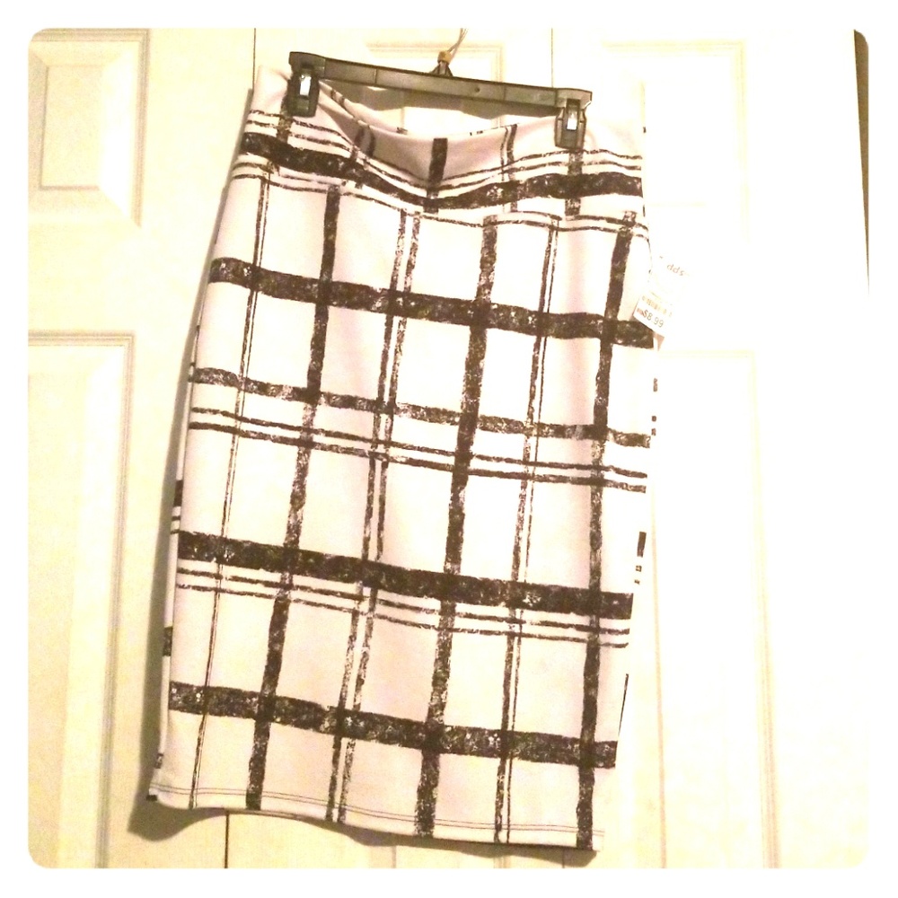 Long pencil skirt